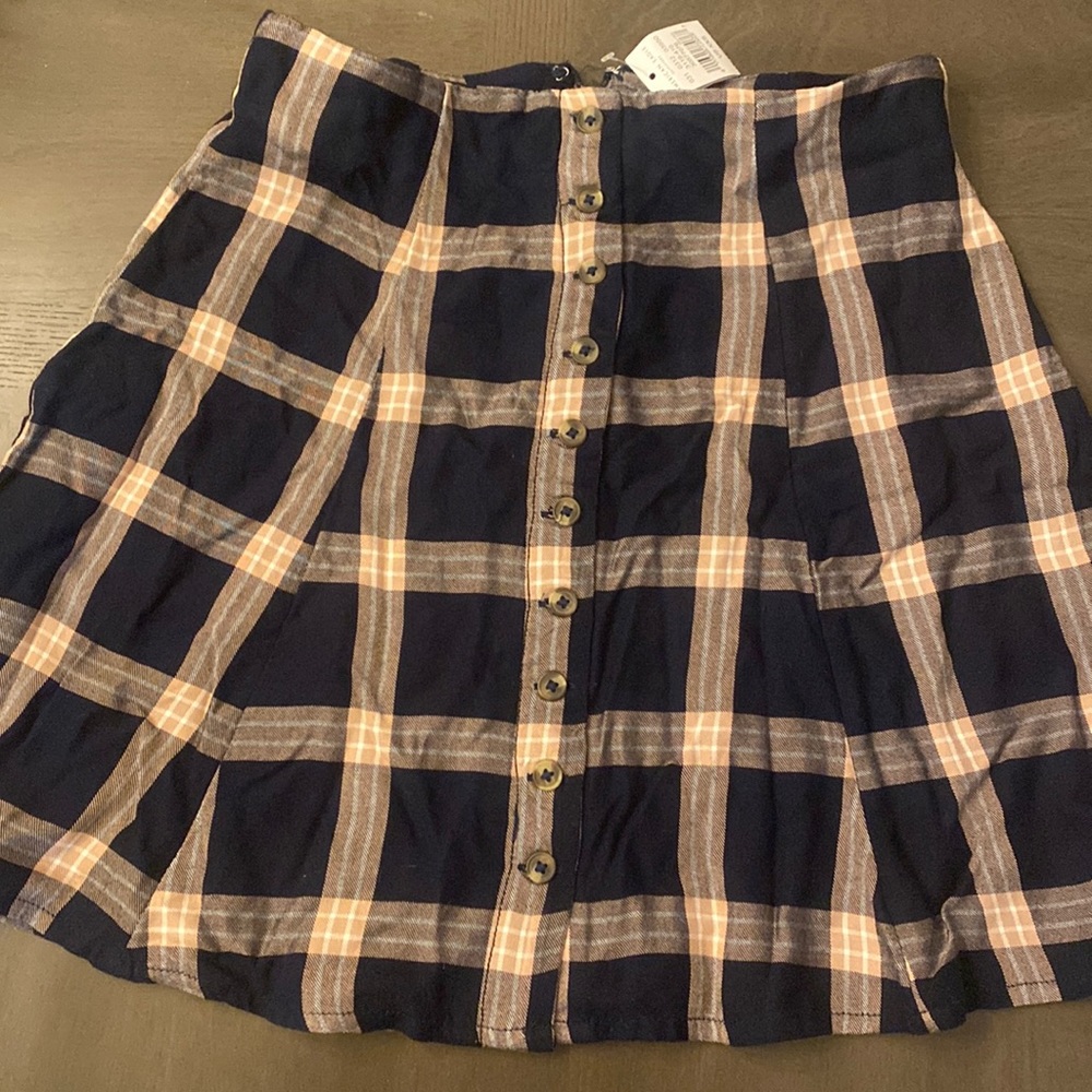 Brand New Juniors American Eagle mini skirt (XXS)